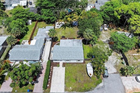 Casa en alquiler en Fort Lauderdale, Florida, 3 dormitorios, 131.55 m2 № 2042783 - foto 2