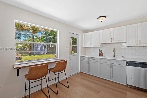 Casa en alquiler en Fort Lauderdale, Florida, 3 dormitorios, 131.55 m2 № 2042783 - foto 12