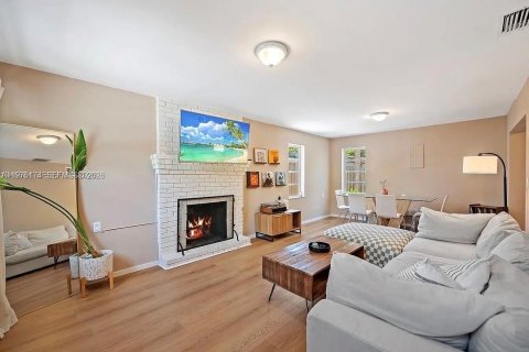 Casa en alquiler en Fort Lauderdale, Florida, 3 dormitorios, 131.55 m2 № 2042783 - foto 6