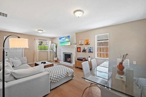 Casa en alquiler en Fort Lauderdale, Florida, 3 dormitorios, 131.55 m2 № 2042783 - foto 5