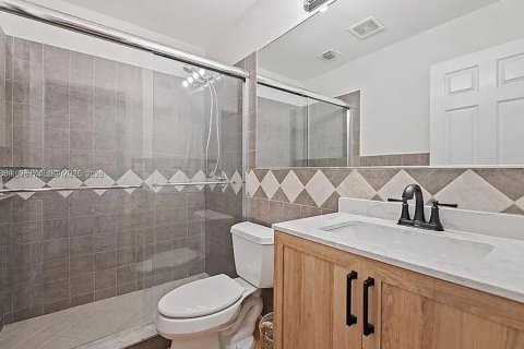 Casa en alquiler en Fort Lauderdale, Florida, 3 dormitorios, 131.55 m2 № 2042783 - foto 15
