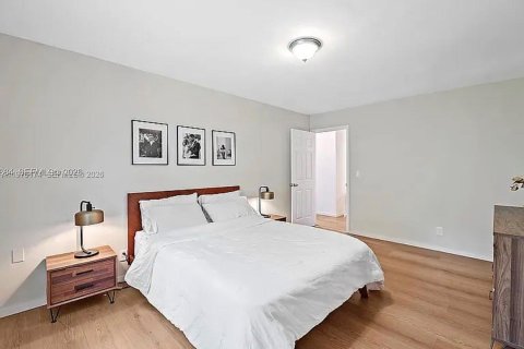 Casa en alquiler en Fort Lauderdale, Florida, 3 dormitorios, 131.55 m2 № 2042783 - foto 9