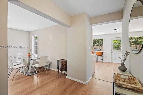 Casa en alquiler en Fort Lauderdale, Florida, 3 dormitorios, 131.55 m2 № 2042783 - foto 10