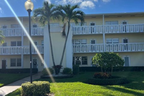 Condo in Boca Raton, Florida, 1 bedroom  № 1990071 - photo 1