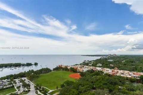 Condo in Miami, Florida, 1 bedroom  № 1992216 - photo 1