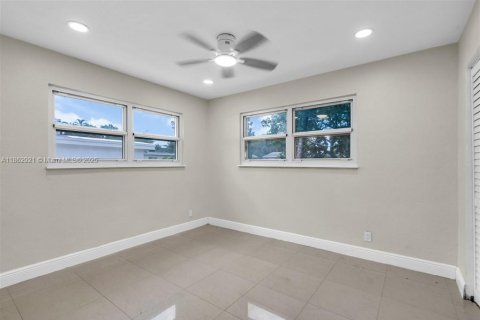 House in Dania Beach, Florida 3 bedrooms, 115.57 sq.m. № 1890162 - photo 10