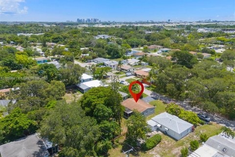 House in Dania Beach, Florida 3 bedrooms, 115.57 sq.m. № 1890162 - photo 29