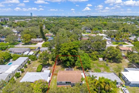 House in Dania Beach, Florida 3 bedrooms, 115.57 sq.m. № 1890162 - photo 27
