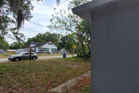 House in Saint Petersburg, Florida 3 bedrooms, 88.63 sq.m. № 2299081 - photo 23