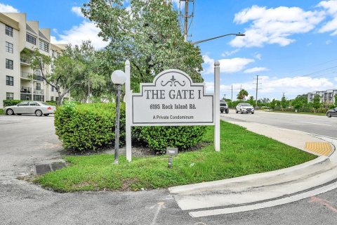 Copropriété à vendre à Tamarac, Floride: 2 chambres, 95.69 m2 № 2146760 - photo 5