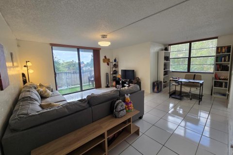 Copropriété à vendre à Tamarac, Floride: 2 chambres, 95.69 m2 № 2146760 - photo 17