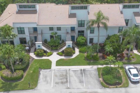Condo in Palm City, Florida, 2 bedrooms  № 2352962 - photo 7