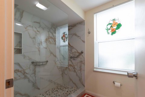 Condo in Palm City, Florida, 2 bedrooms  № 2352962 - photo 27