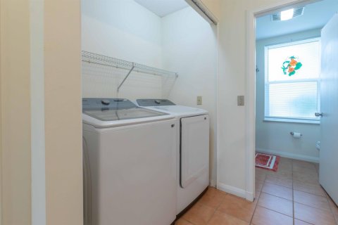 Condo in Palm City, Florida, 2 bedrooms  № 2352962 - photo 30