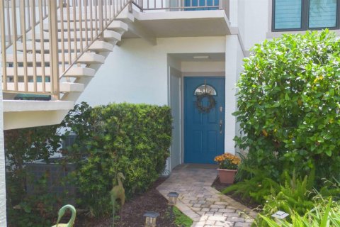 Condo in Palm City, Florida, 2 bedrooms  № 2352962 - photo 3