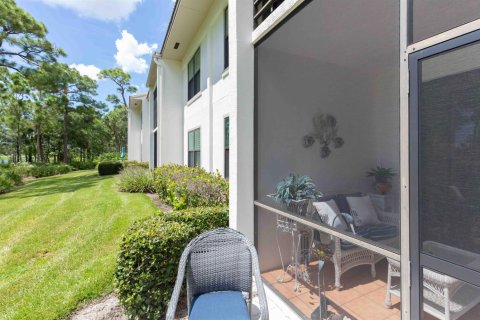 Condo in Palm City, Florida, 2 bedrooms  № 2352962 - photo 22
