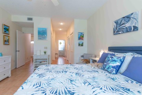 Condo in Palm City, Florida, 2 bedrooms  № 2352962 - photo 23