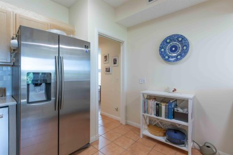 Condo in Palm City, Florida, 2 bedrooms  № 2352962 - photo 8