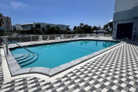 Condominio en alquiler en Hallandale Beach, Florida, 2 dormitorios, 121.79 m2 № 1981055 - foto 29