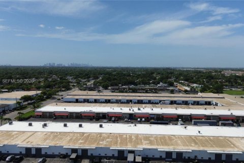 Immobilier commercial à vendre à Opa-locka, Floride № 2172307 - photo 7