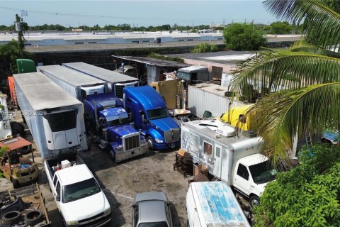 Immobilier commercial à vendre à Opa-locka, Floride № 2172307 - photo 4