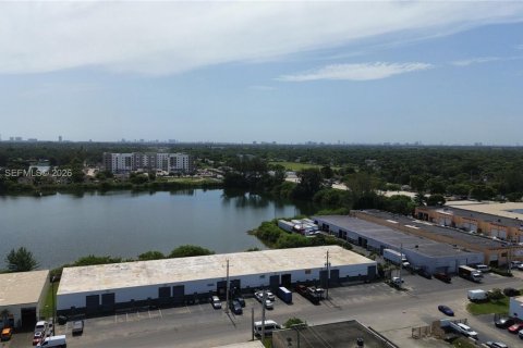 Immobilier commercial à vendre à Opa-locka, Floride № 2172307 - photo 8