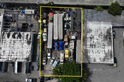 Immobilier commercial à Opa-locka, Floride № 2172307