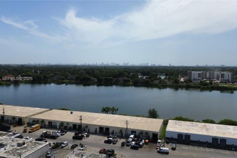 Immobilier commercial à vendre à Opa-locka, Floride № 2172307 - photo 9