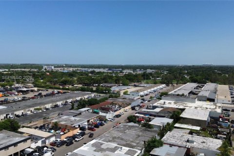 Immobilier commercial à vendre à Opa-locka, Floride № 2172307 - photo 5