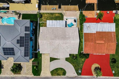 Купить виллу или дом в Нью-Порт-Ричи, Флорида 6 комнат, 117.61м2, № 2149576 - фото 18