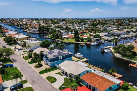 Купить виллу или дом в Нью-Порт-Ричи, Флорида 6 комнат, 117.61м2, № 2149576 - фото 13