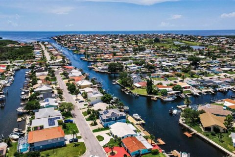 Купить виллу или дом в Нью-Порт-Ричи, Флорида 6 комнат, 117.61м2, № 2149576 - фото 12