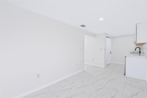 Immobilier commercial à louer à Thonotosassa, Floride: 49.05 m2 № 2429638 - photo 16