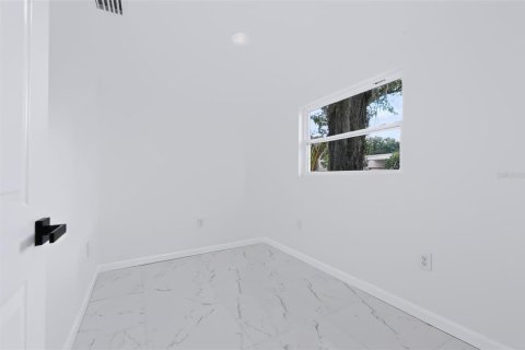 Immobilier commercial à louer à Thonotosassa, Floride: 49.05 m2 № 2429638 - photo 8