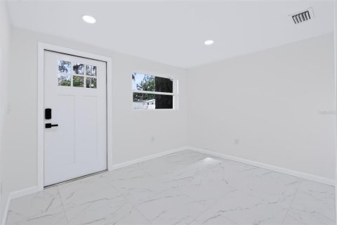 Immobilier commercial à louer à Thonotosassa, Floride: 49.05 m2 № 2429638 - photo 5