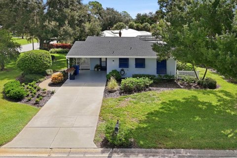 House in Venice, Florida 2 bedrooms, 146.79 sq.m. № 2354862