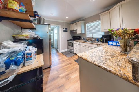 Villa ou maison à vendre à Tampa, Floride: 2 chambres, 73.3 m2 № 2258470 - photo 4