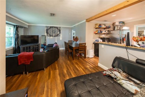 Villa ou maison à vendre à Tampa, Floride: 2 chambres, 73.3 m2 № 2258470 - photo 2