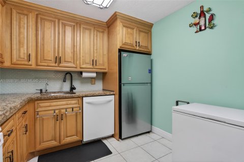 Condominio en venta en Tamarac, Florida, 2 dormitorios, 92.44 m2 № 1990482 - foto 8