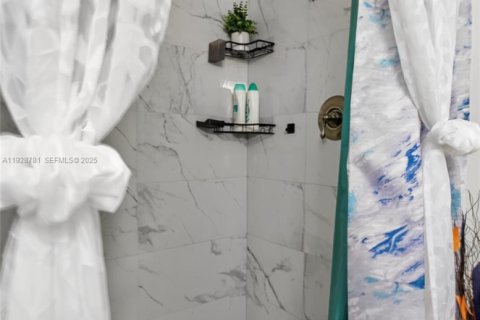 Condominio en venta en Tamarac, Florida, 2 dormitorios, 92.44 m2 № 1990482 - foto 21