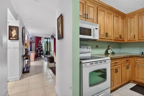 Condominio en venta en Tamarac, Florida, 2 dormitorios, 92.44 m2 № 1990482 - foto 5