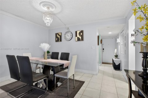 Condominio en venta en Tamarac, Florida, 2 dormitorios, 92.44 m2 № 1990482 - foto 14