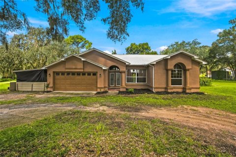 Casa en Brooksville, Florida 3 dormitorios, 182.46 m2 № 2386155