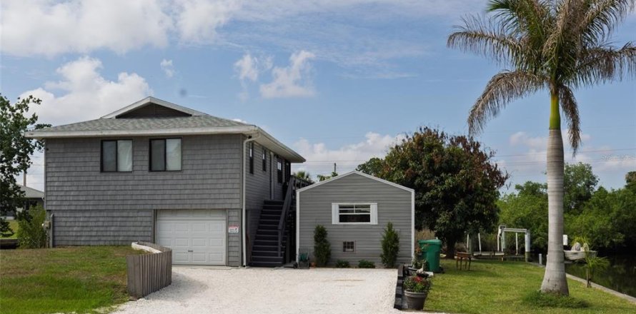 House in Punta Gorda, Florida 2 bedrooms, 80.27 sq.m. № 2231988