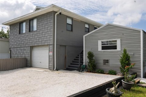 House in Punta Gorda, Florida 2 bedrooms, 80.27 sq.m. № 2231988 - photo 2