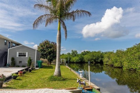 House in Punta Gorda, Florida 2 bedrooms, 80.27 sq.m. № 2231988 - photo 3