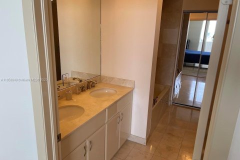 Condominio en alquiler en Miami Beach, Florida, 1 dormitorio, 106.93 m2 № 1871980 - foto 29