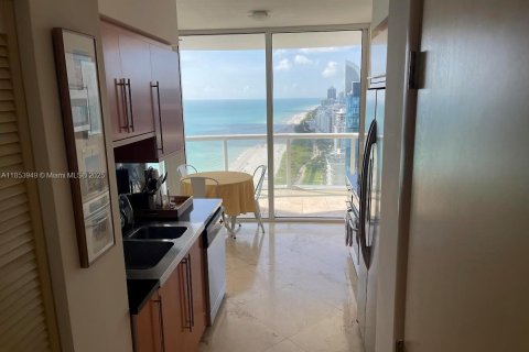 Condominio en alquiler en Miami Beach, Florida, 1 dormitorio, 106.93 m2 № 1871980 - foto 17
