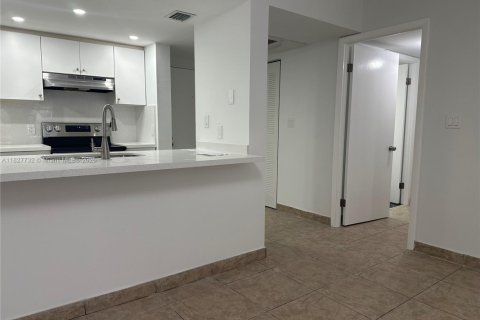 Condominio en venta en Doral, Florida, 2 dormitorios, 92.16 m2 № 1920933 - foto 1