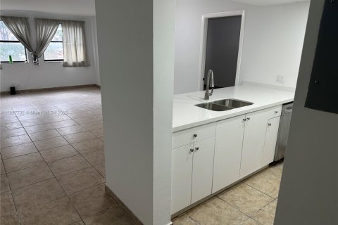 Condominio en venta en Doral, Florida, 2 dormitorios, 92.16 m2 № 1920933 - foto 11